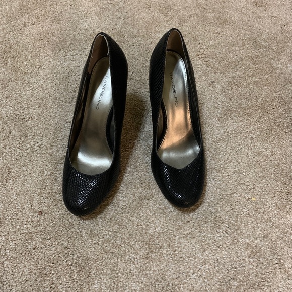 Black pump - Picture 2 of 2